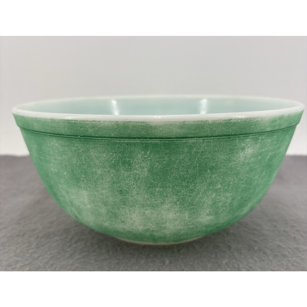 Vintage Pyrex Primary Green 403 Mixing Bowl Nesting 2.5 Qt MCM Granny Core